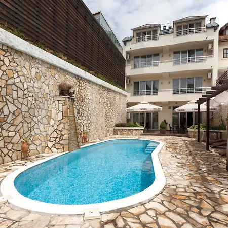 Bed & Breakfast Boutique House